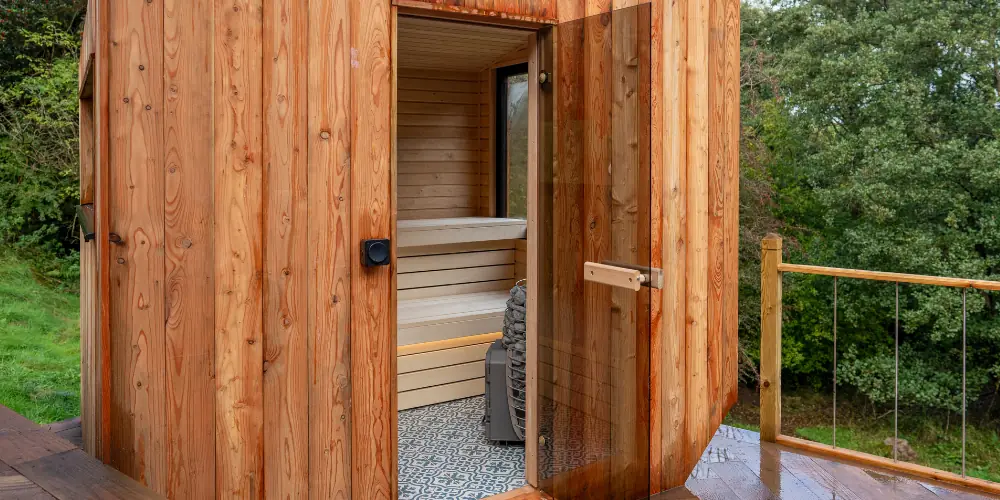 The private sauna hut on the Scandi Cabin deck